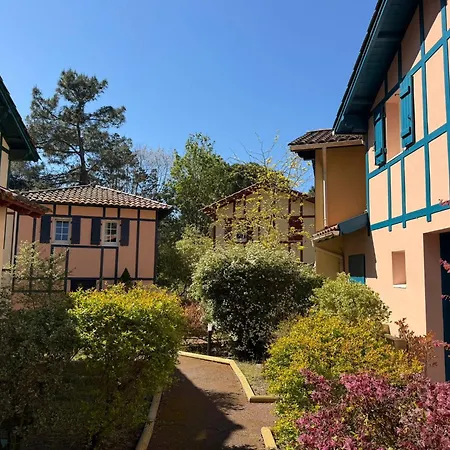 بيت للعطل Maison L'oree - A Velo - Piscines - Golf